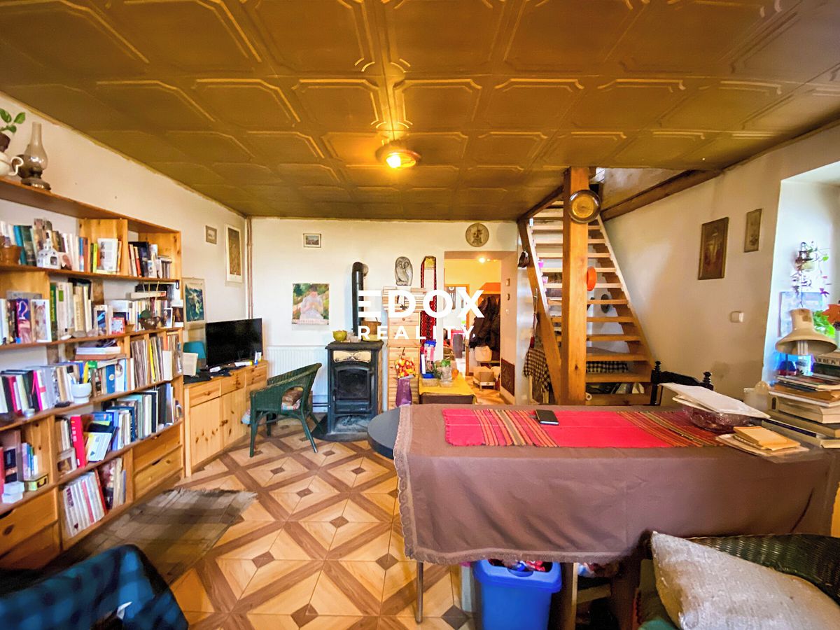 Prodej rodinného domu 240 m², pozemek 1295 m²